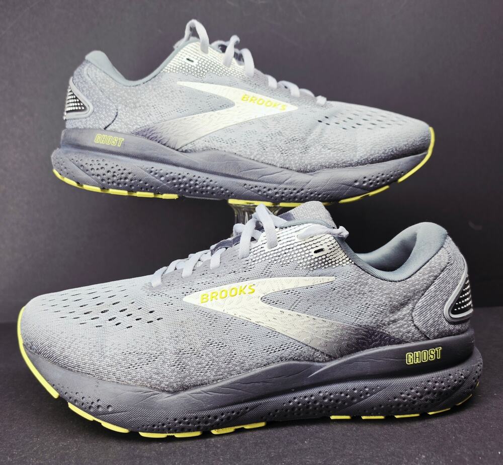 Wide Brooks Men 8
